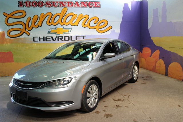 Used 2015 Chrysler 200 LX image 2