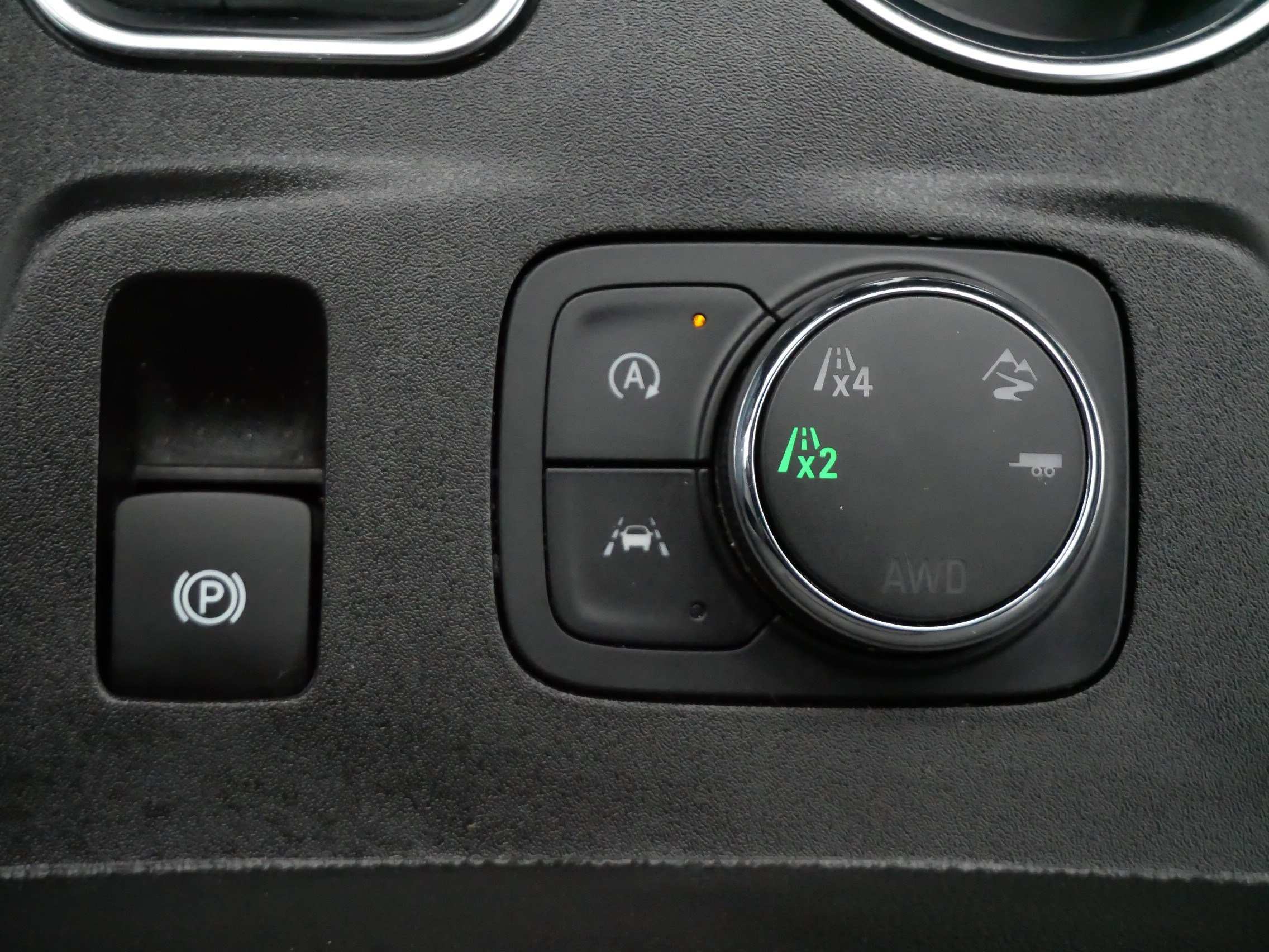 Used 2023 Chevrolet Traverse LT image 25