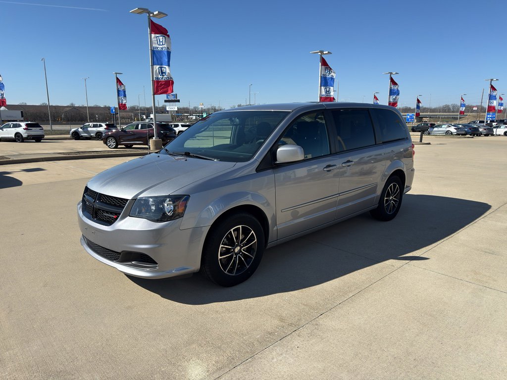 Used 2017 Dodge Grand Caravan SE image 1