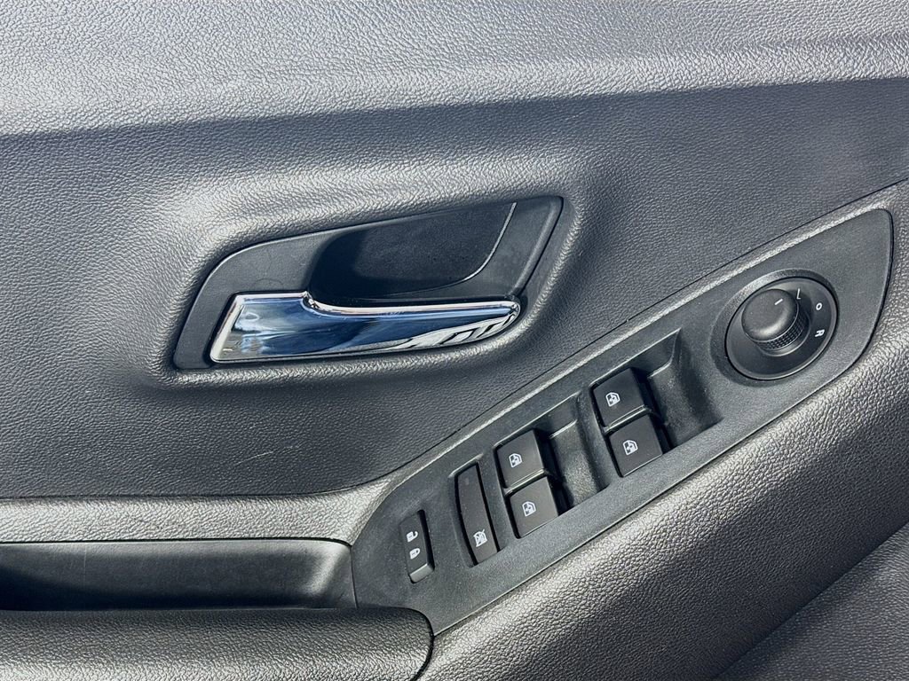 Used 2020 Chevrolet Trax LS w/ Tint and Cruise Package image 18