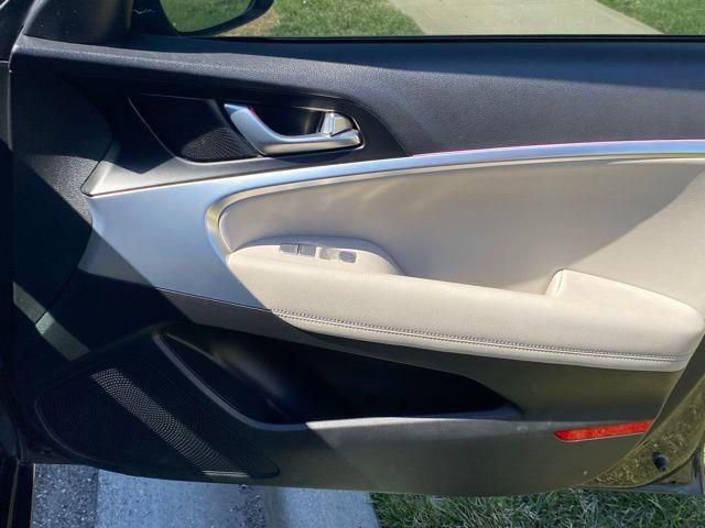 Used 2023 Genesis G70 2.0T image 20