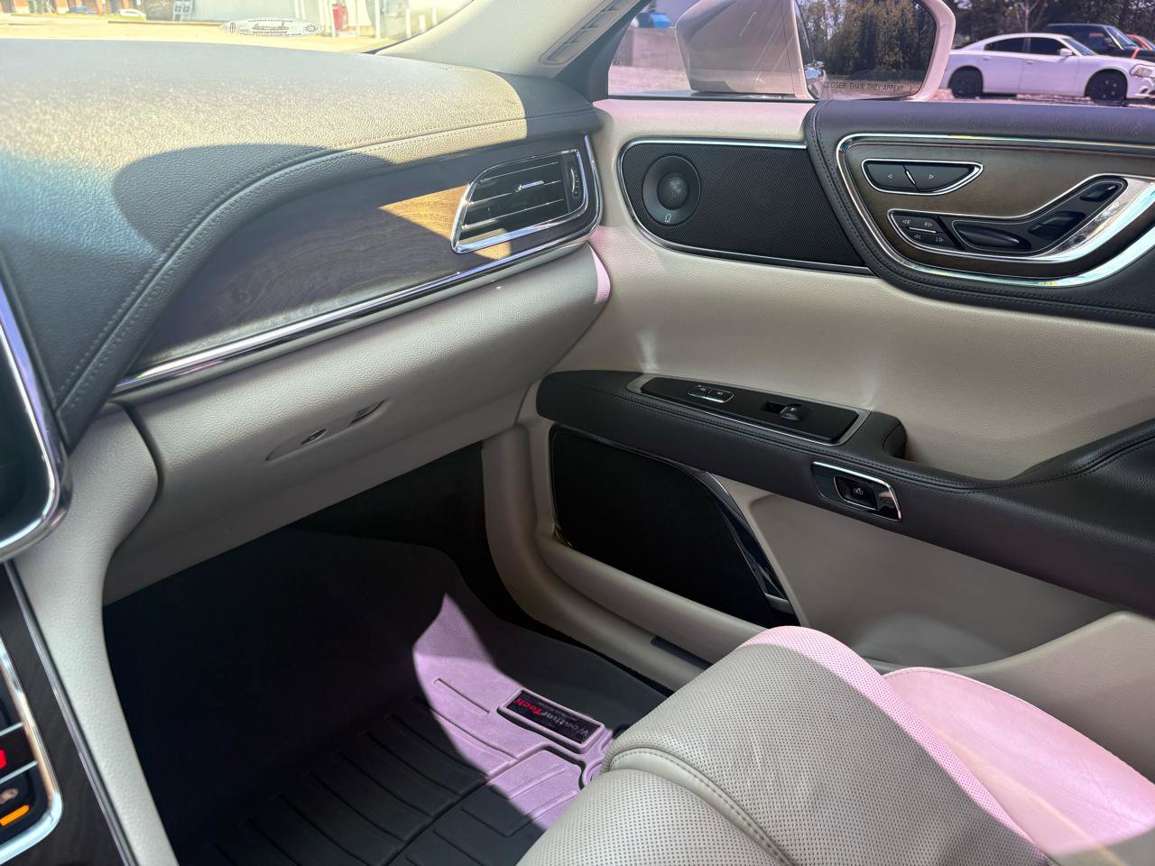 Used 2018 Lincoln Continental Reserve w/ Continental Climate Package AWD/4WD image 25