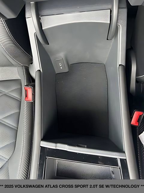 Used 2025 Volkswagen Atlas Cross Sport SE image 27