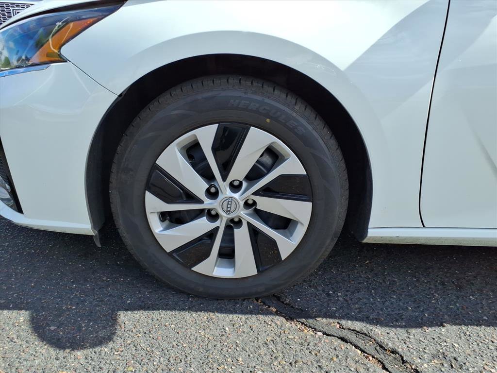 Used 2024 Nissan Altima 2.5 S image 9