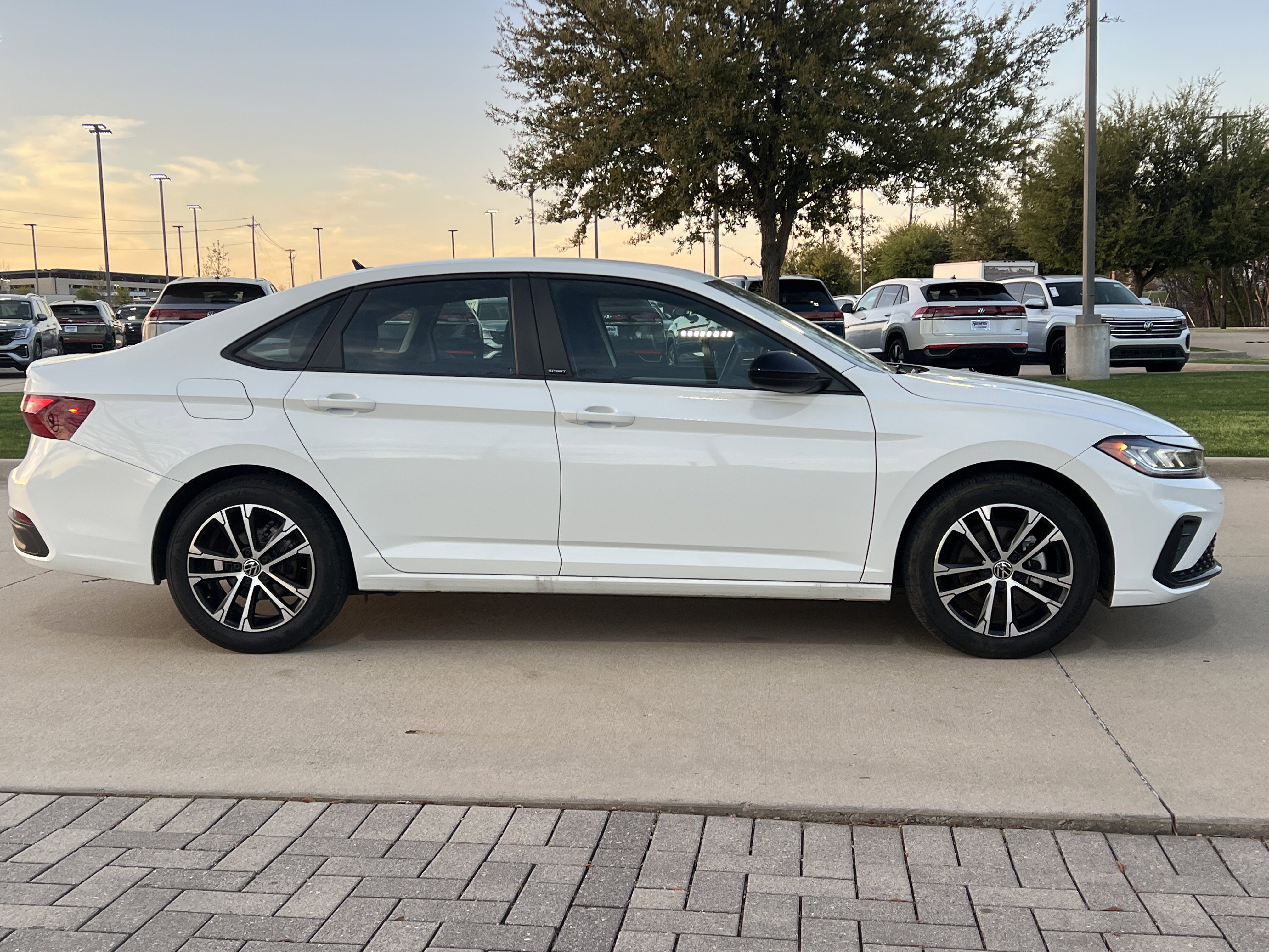 Certified 2025 Volkswagen Jetta Sport FWD image 11