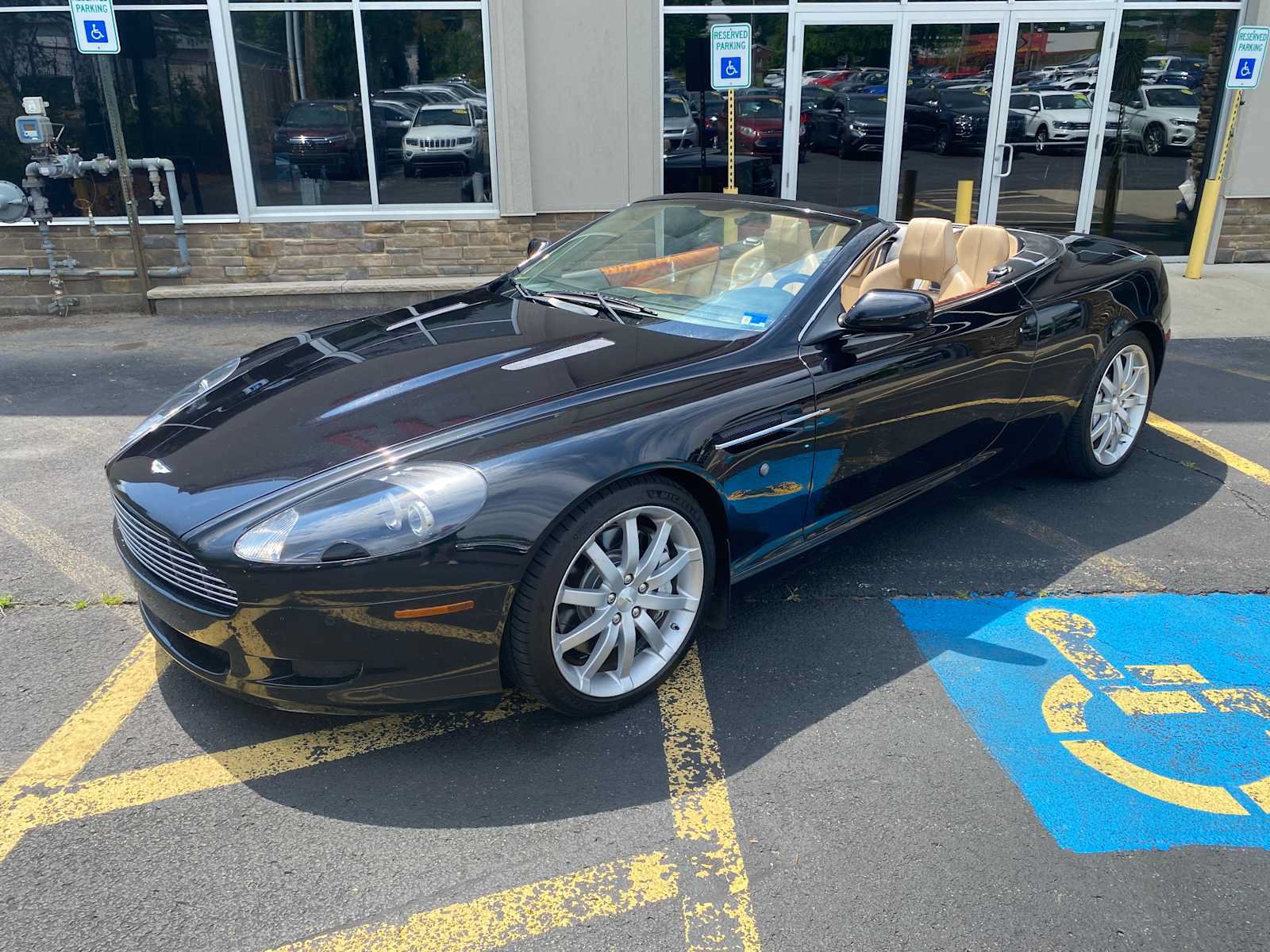 Used 2007 Aston Martin DB9 Volante RWD image 2