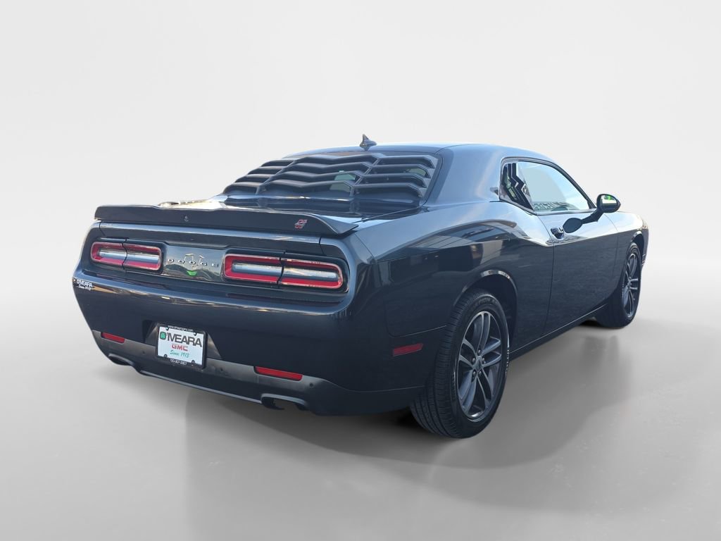 Used 2019 Dodge Challenger SXT w/ Plus Package image 6