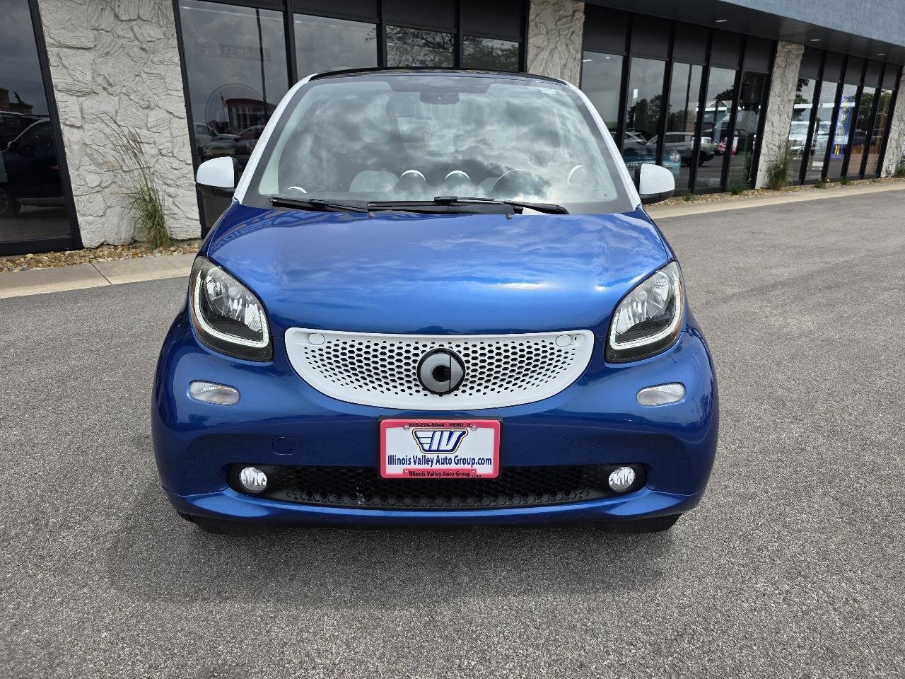 Used 2016 smart fortwo passion RWD image 13