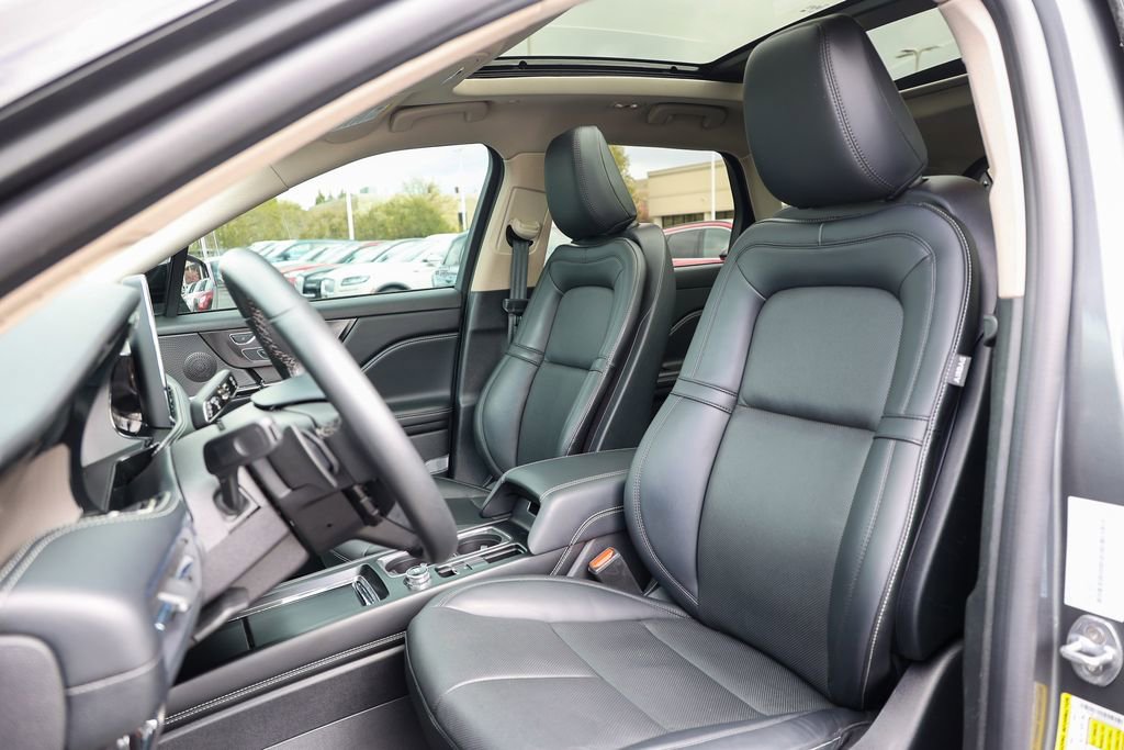 Used 2025 Lincoln Corsair Grand Touring w/ Jet Appearance Package image 33