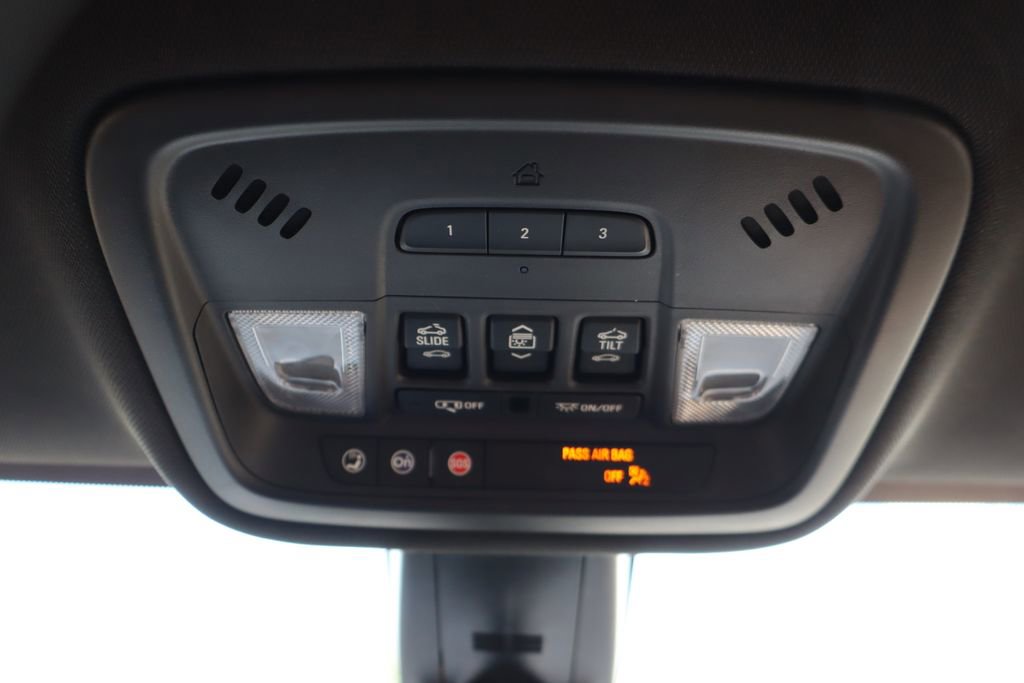Used 2022 Chevrolet Traverse Premier AWD/4WD image 19