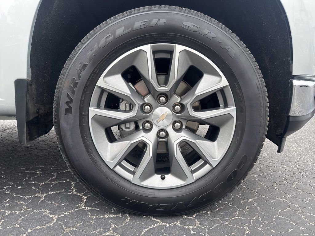 Used 2022 Chevrolet Silverado 1500 LT w/ Bed Protection Package AWD/4WD image 9