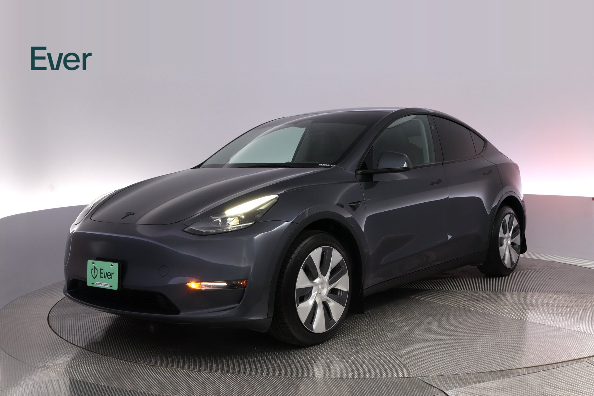 Used 2023 Tesla Model Y Long Range AWD/4WD image 2