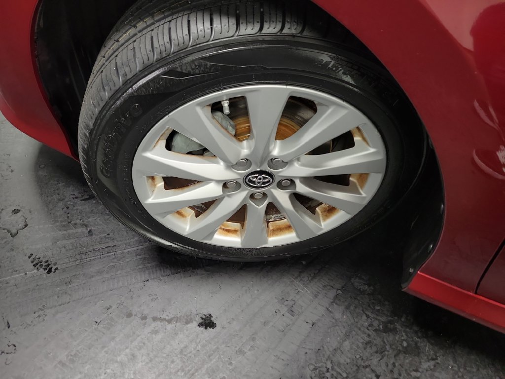 Used 2019 Toyota Camry LE FWD image 13