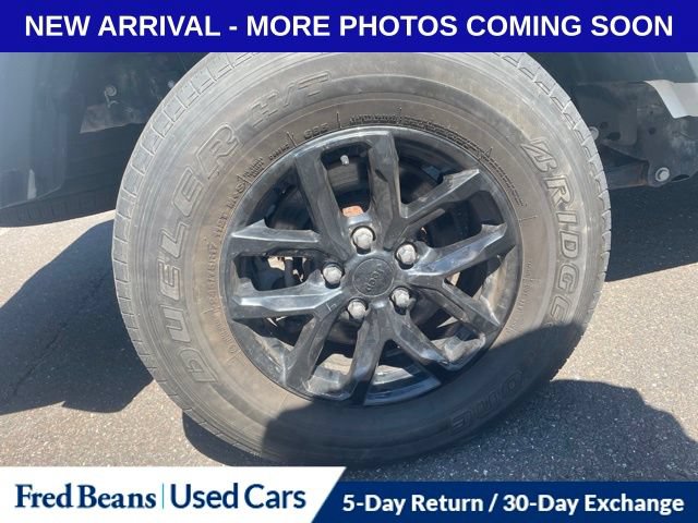 Used 2023 Jeep Gladiator Sport AWD/4WD image 16