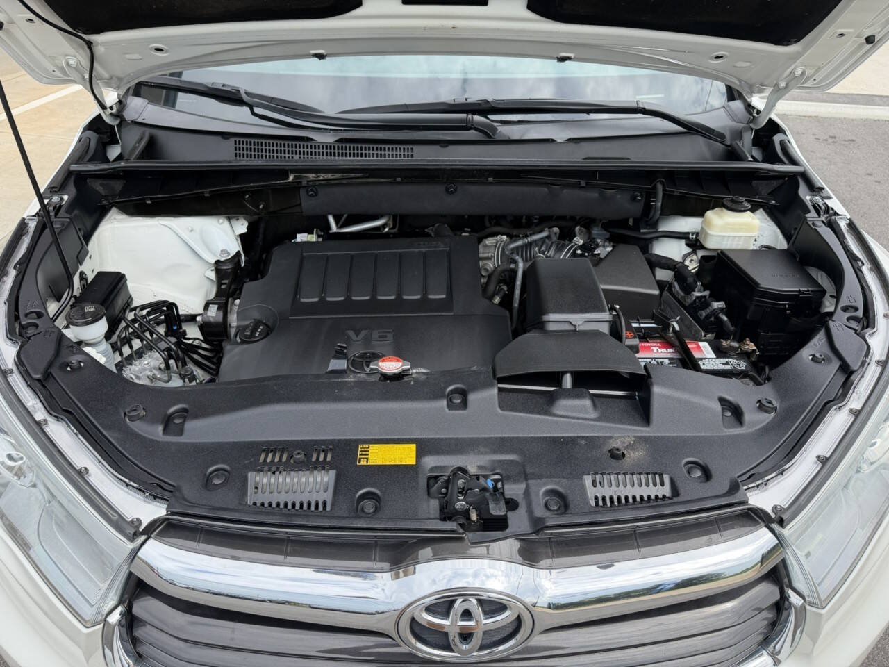 Used 2015 Toyota Highlander LE AWD/4WD image 31