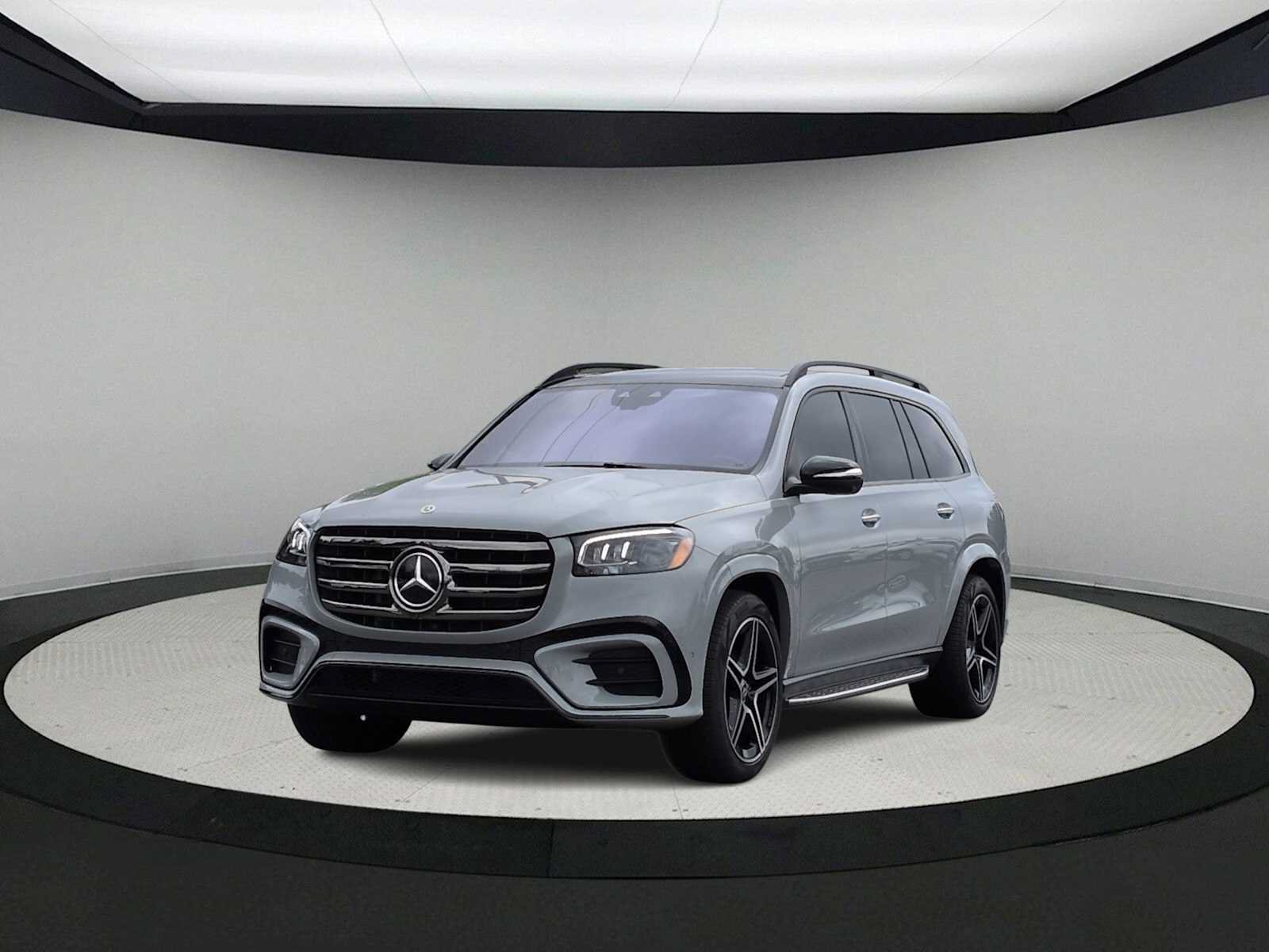 Used 2024 Mercedes-Benz GLS 450 4MATIC image 4