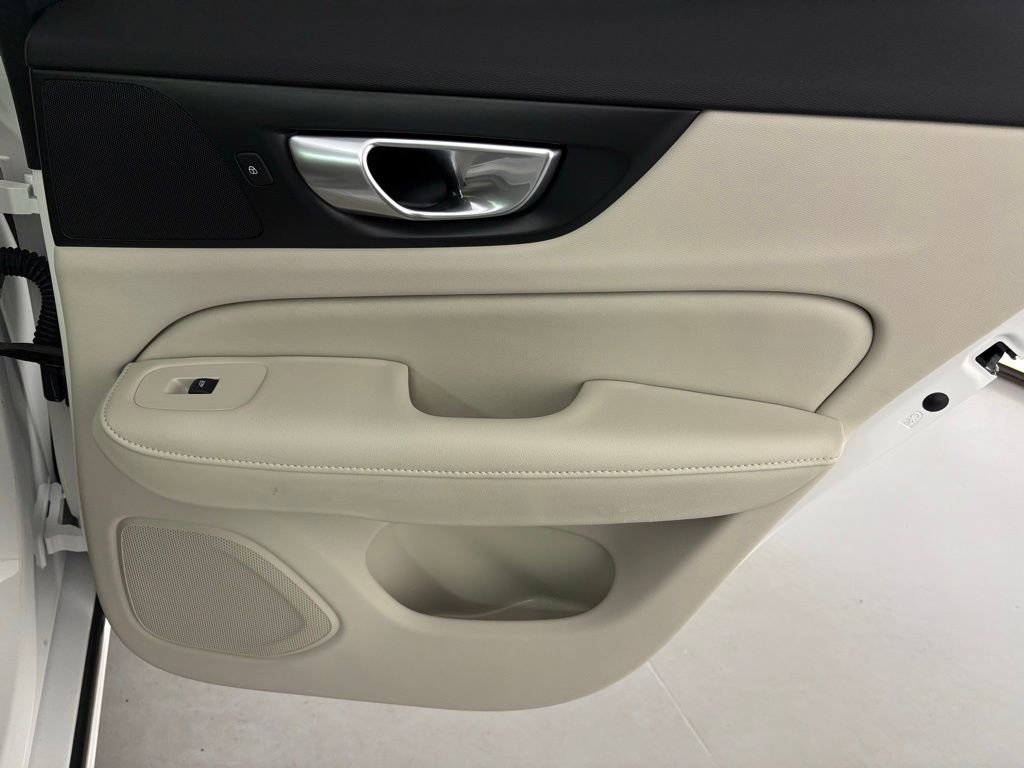 Used 2024 Volvo S60 T8 Ultimate w/ Climate Package image 37