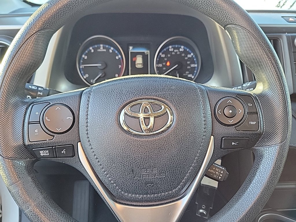 Used 2018 Toyota RAV4 LE w/ All Weather Liner Package AWD/4WD image 10