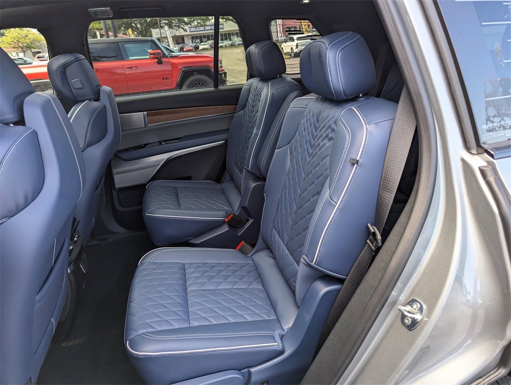 New 2026 Cadillac Vistiq Premium Luxury image 31