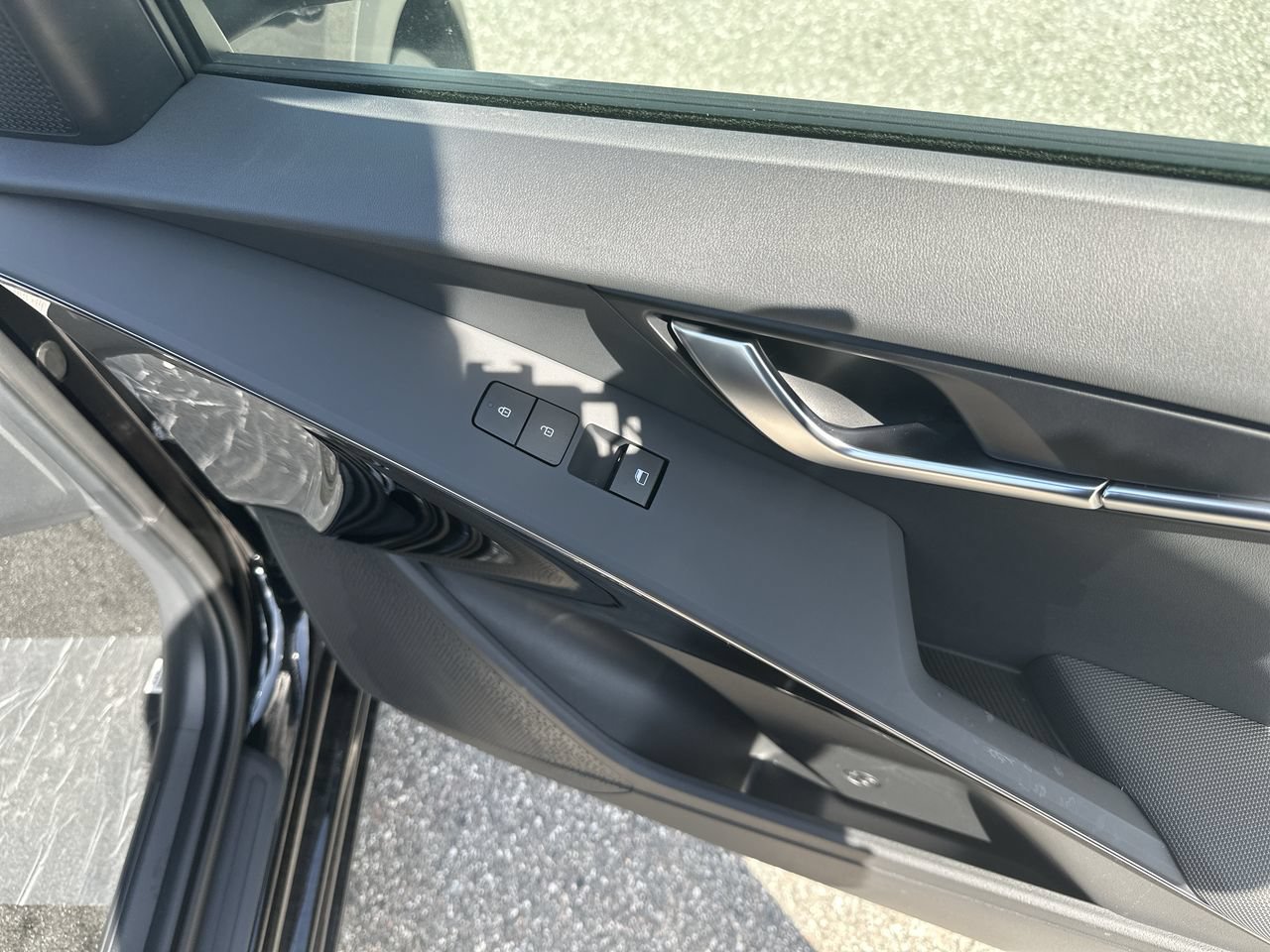 New 2026 Kia Niro EX FWD image 18