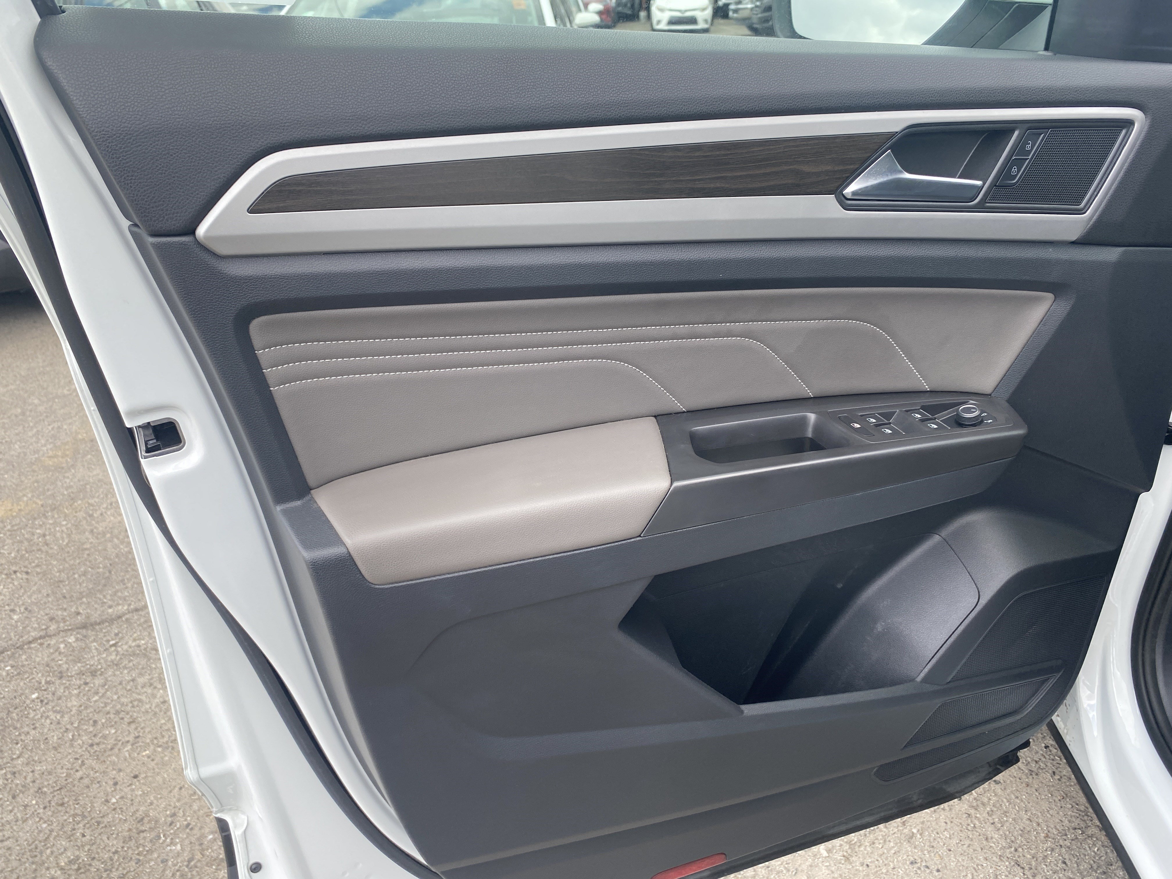 Used 2022 Volkswagen Atlas SE FWD image 13