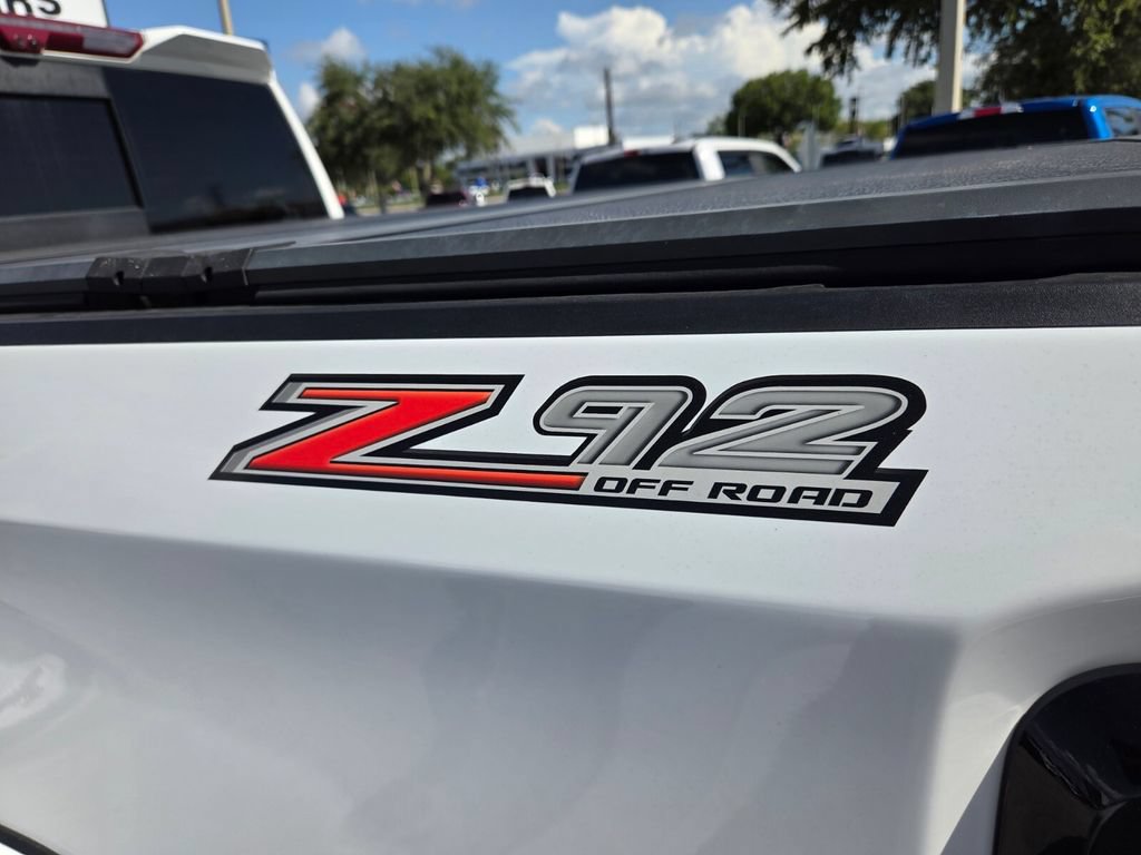 Used 2025 GMC Sierra 1500 AT4 w/ AT4 Premium Package AWD/4WD image 14