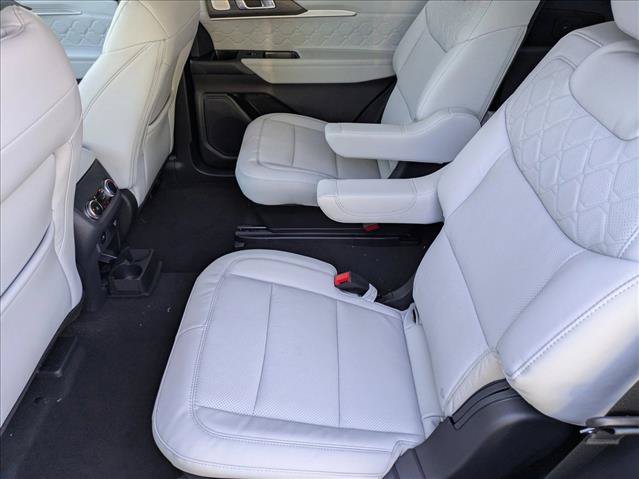 New 2026 Ford Explorer Platinum w/ LUX Leather Package AWD/4WD image 17