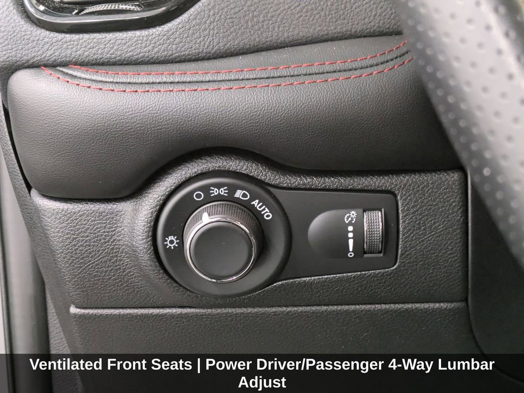 Used 2025 Dodge Durango GT AWD/4WD image 25