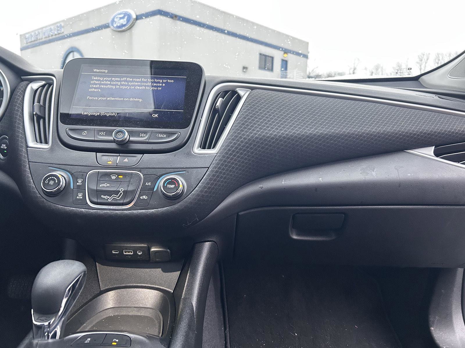 Used 2025 Chevrolet Malibu LS image 19