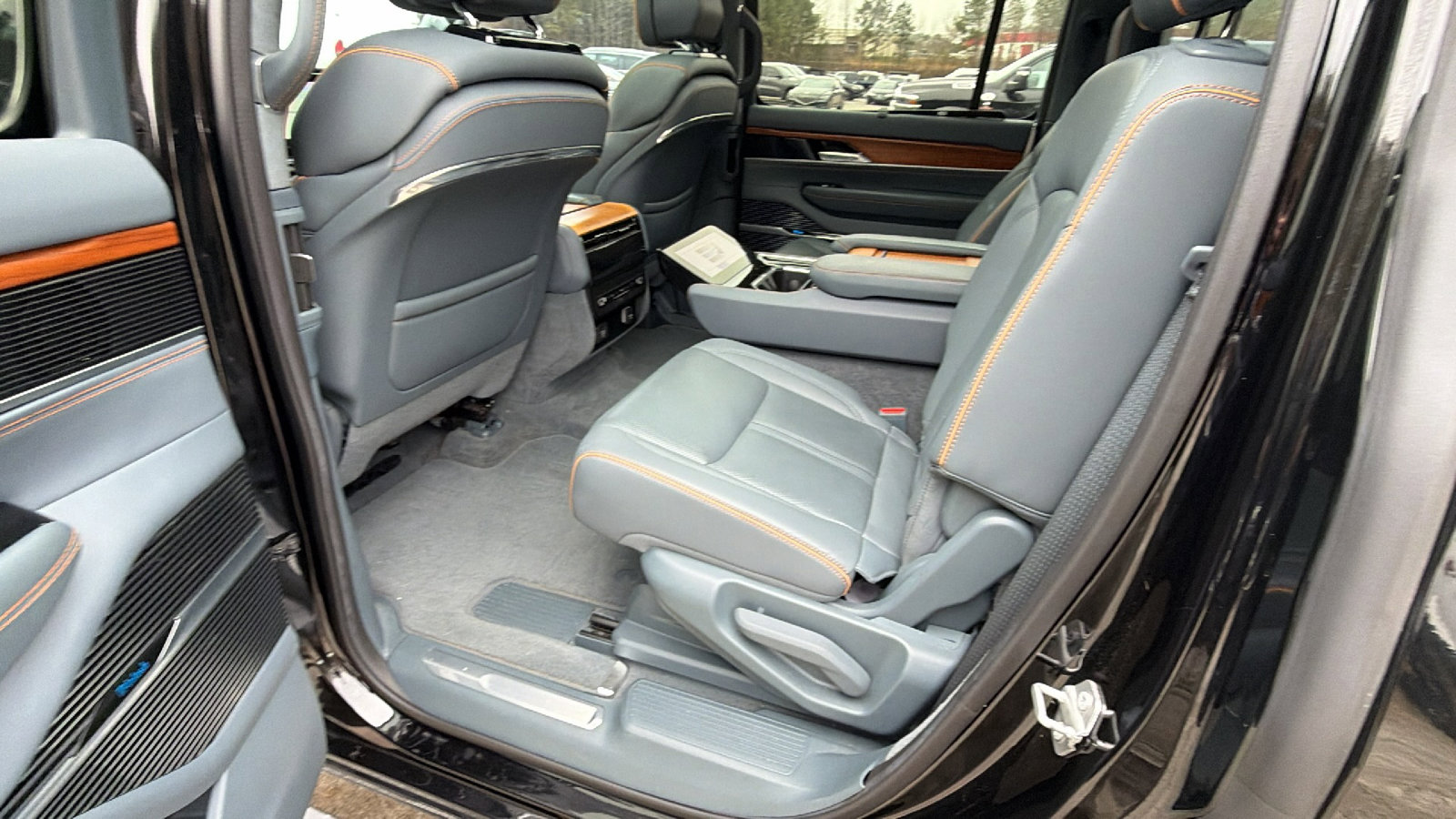 Certified 2022 Jeep Grand Wagoneer Series II image 25