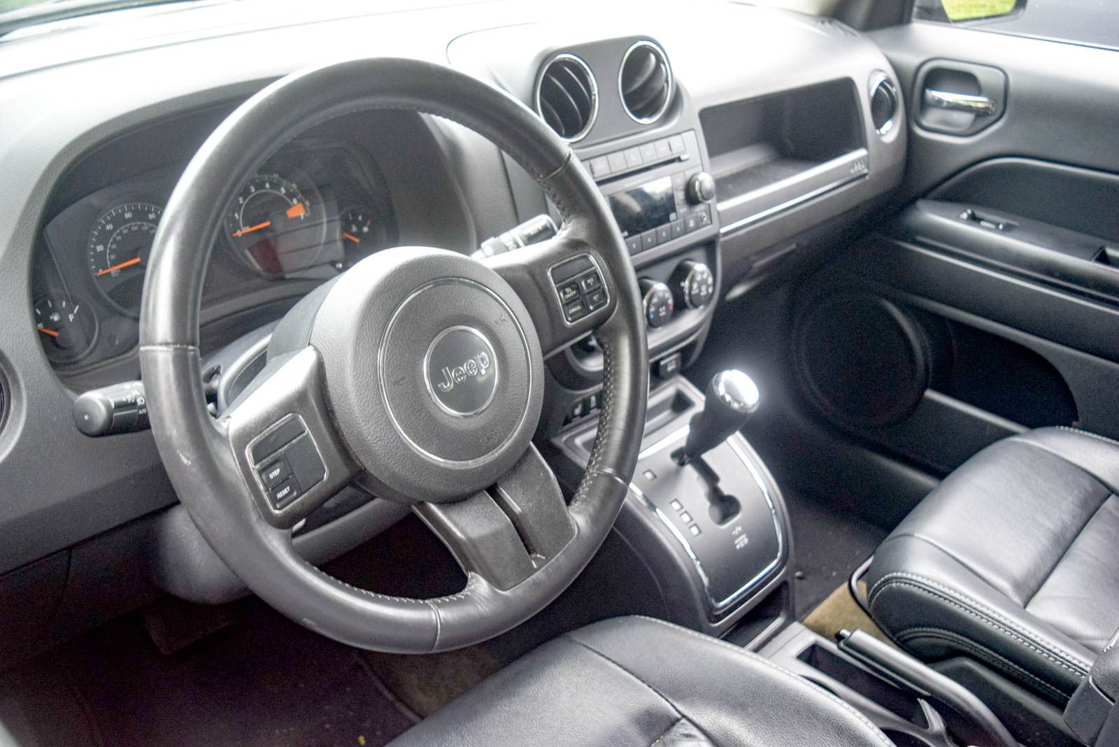 Used 2016 Jeep Patriot High Altitude AWD/4WD image 10