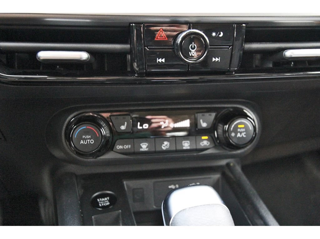 Used 2026 Nissan Kicks SV w/ SV Premium Package FWD image 17