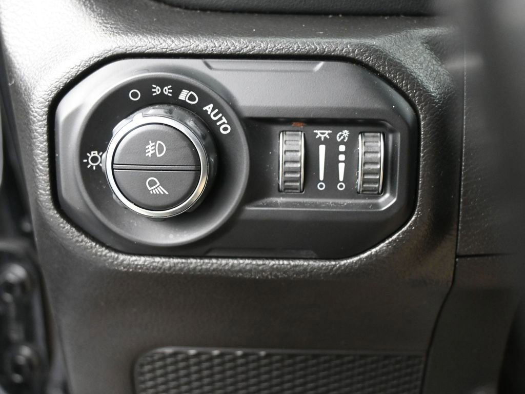 Used 2022 Jeep Gladiator Overland image 17