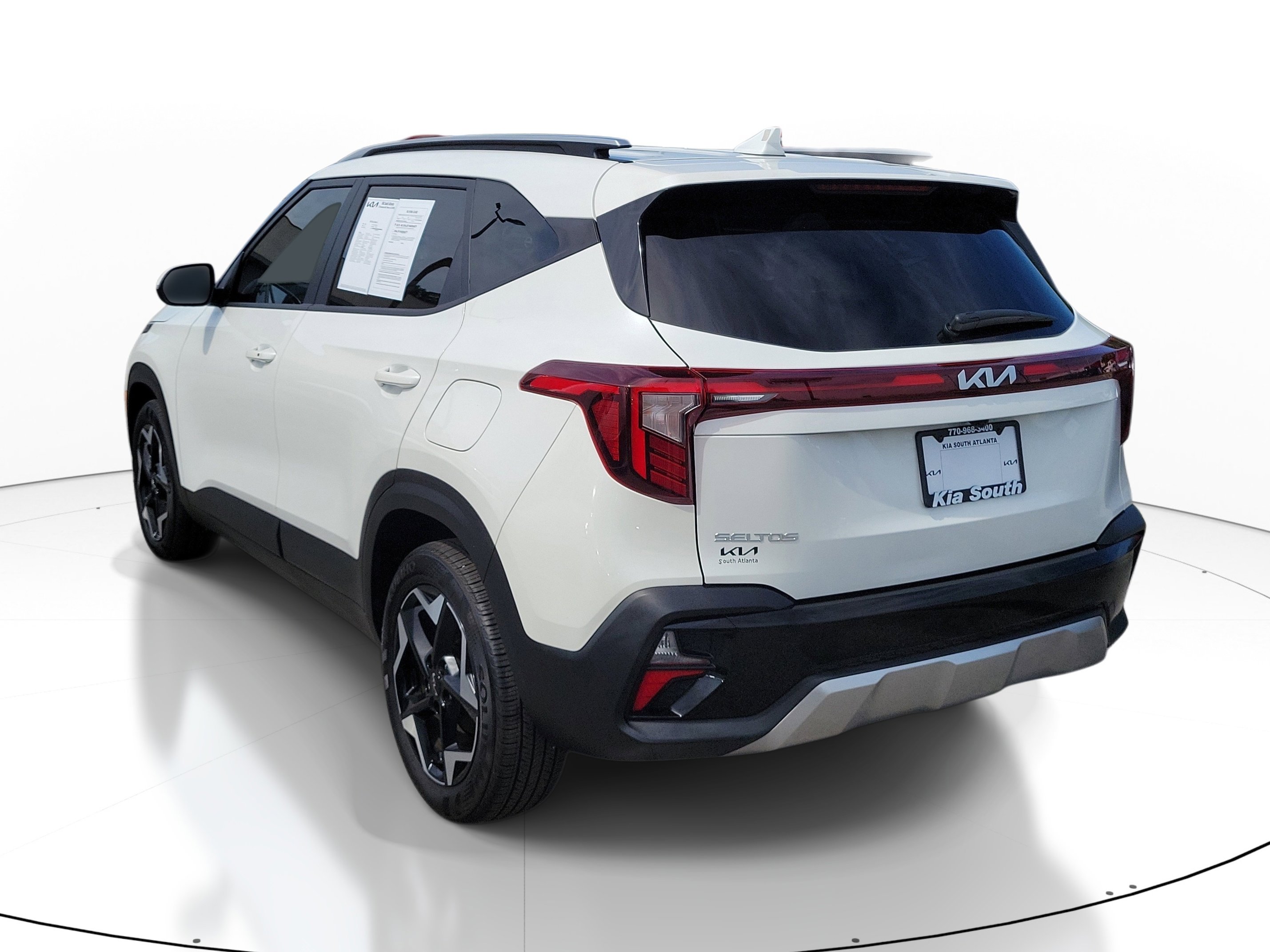 Used 2025 Kia Seltos S FWD image 4