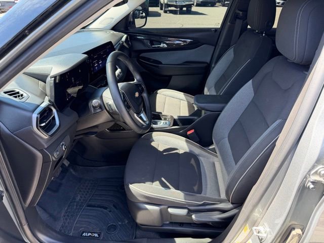 Used 2024 Chevrolet TrailBlazer LT w/ LT Cold Weather Package image 16