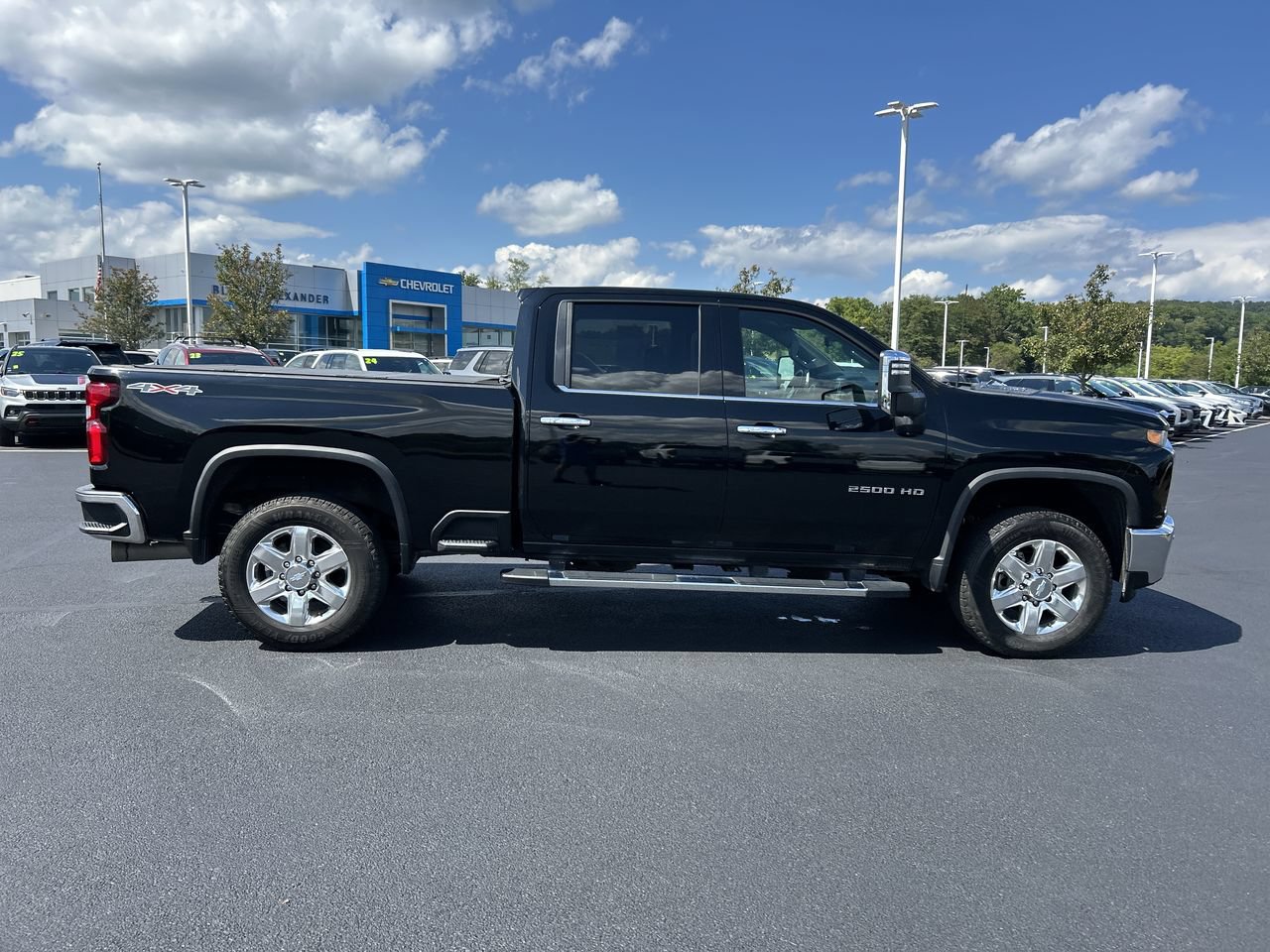 Used 2020 Chevrolet Silverado 2500 LTZ w/ LTZ Premium Package AWD/4WD image 8