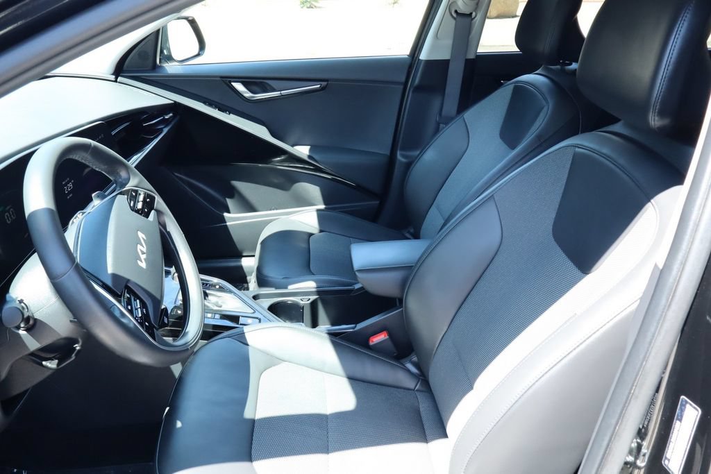 Used 2025 Kia Niro EX Touring FWD image 19