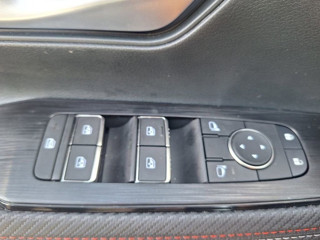 Used 2025 Nissan Kicks SR image 19