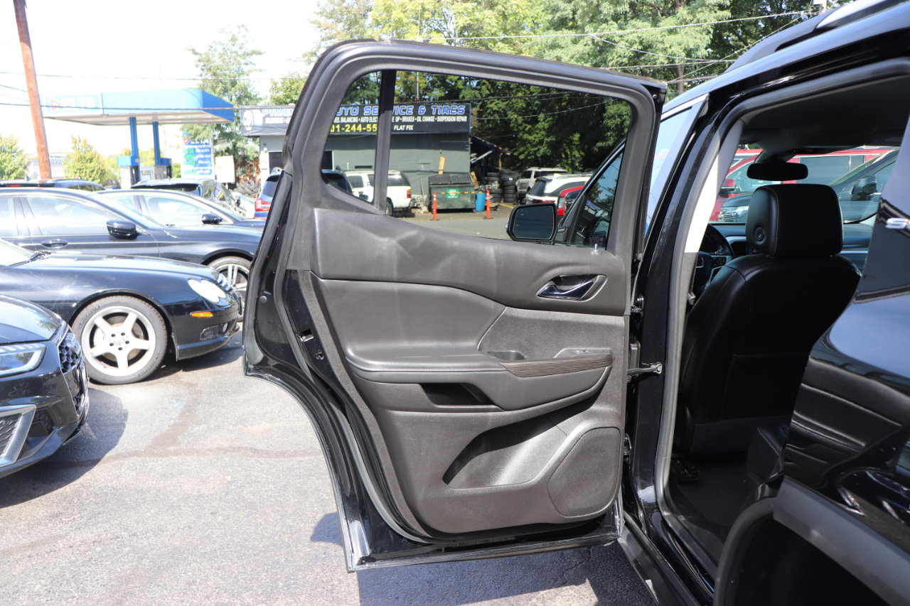 Used 2023 GMC Acadia SLT image 26