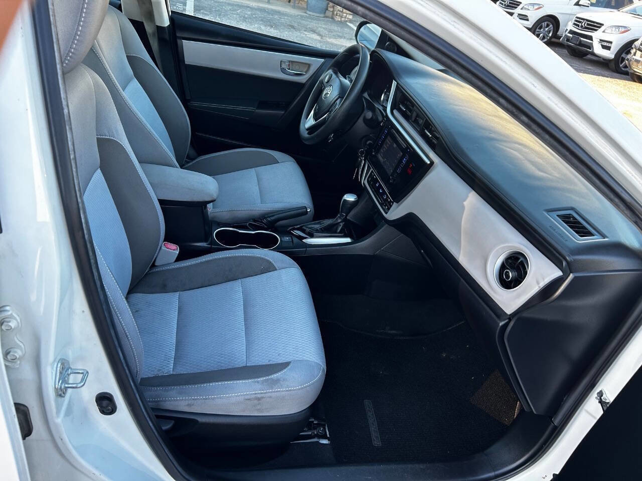 Used 2018 Toyota Corolla LE w/ Carpet Mat Package (TMS) image 16