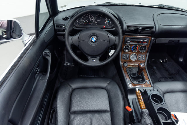 Used 2002 BMW Z3 3.0i RWD image 3