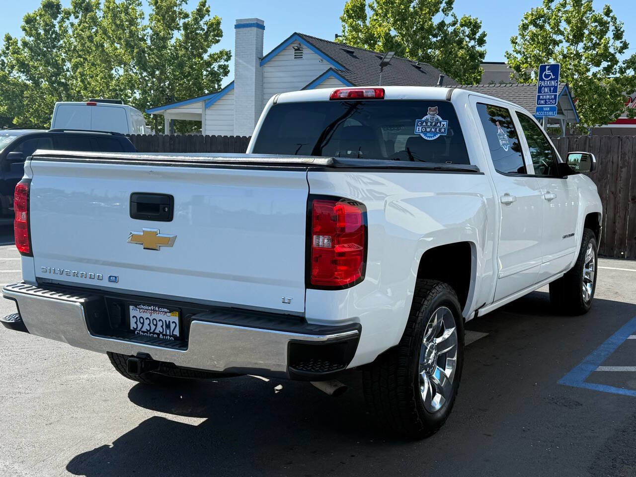Used 2018 Chevrolet Silverado 1500 LT w/ LT Eassist Package image 6