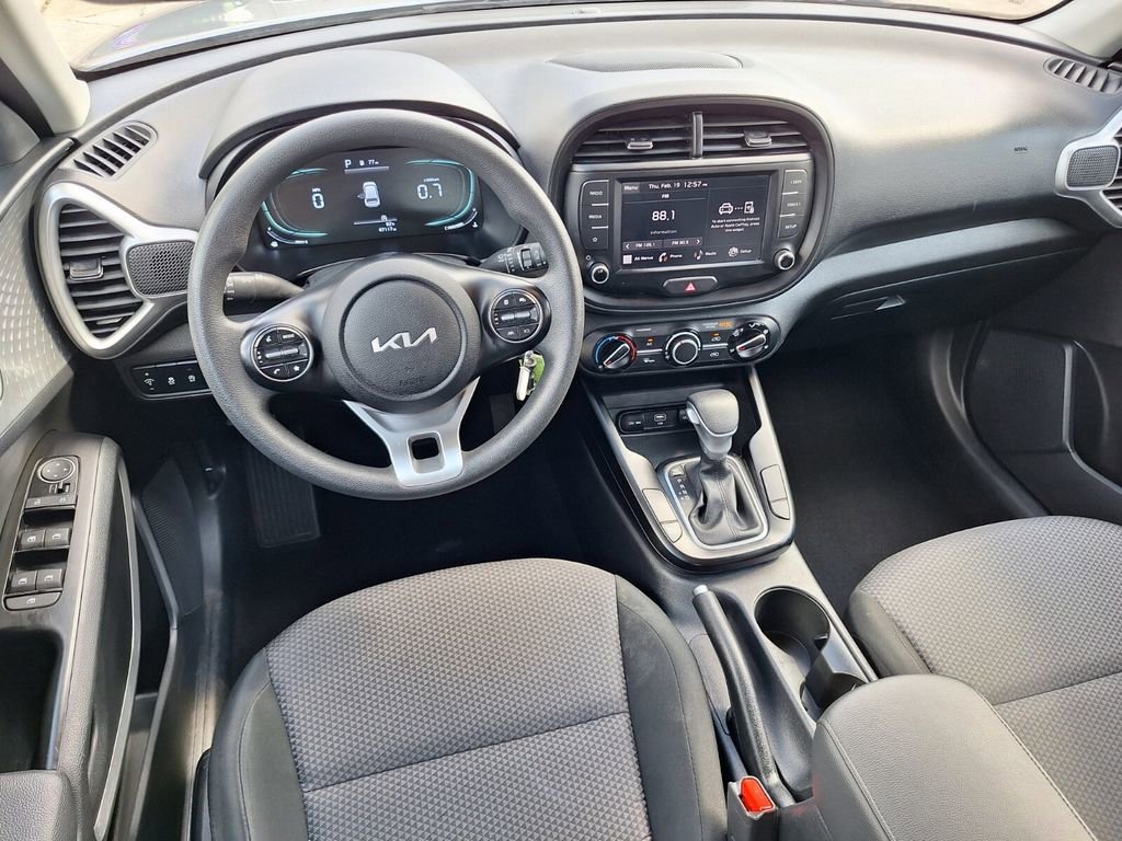 Used 2024 Kia Soul LX w/ Option Group 015 image 9