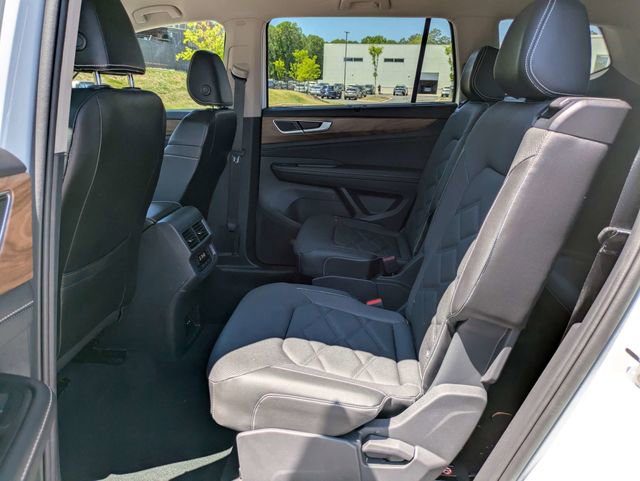 Used 2024 Volkswagen Atlas SE w/ Black Wheel Package FWD image 15
