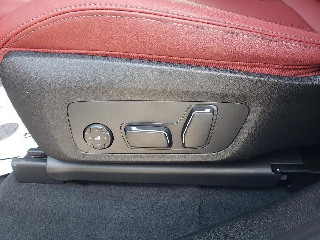 Used 2025 BMW X4 xDrive30i w/ Premium Package AWD/4WD image 19
