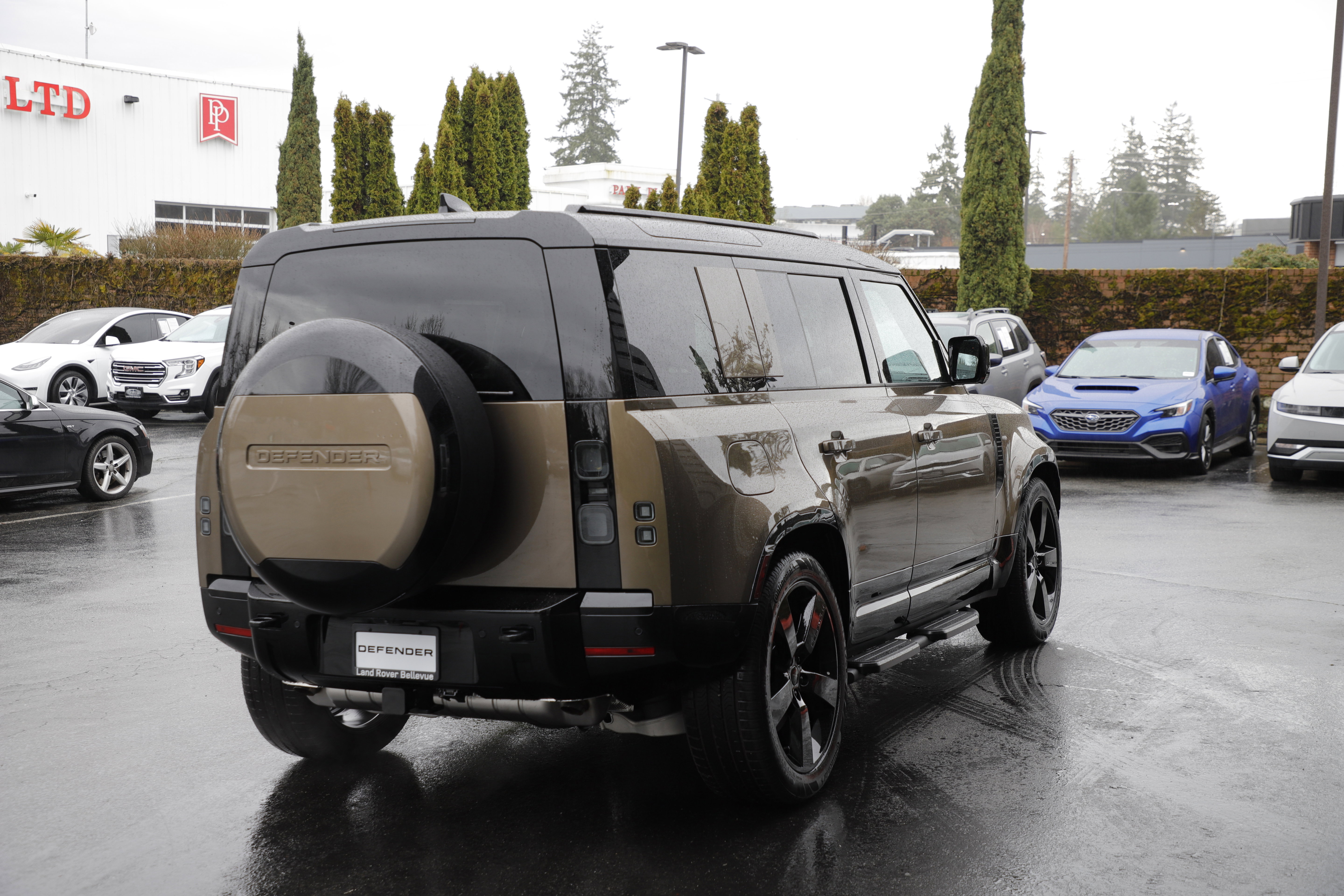 New 2026 Land Rover Defender 110 X-Dynamic SE image 10