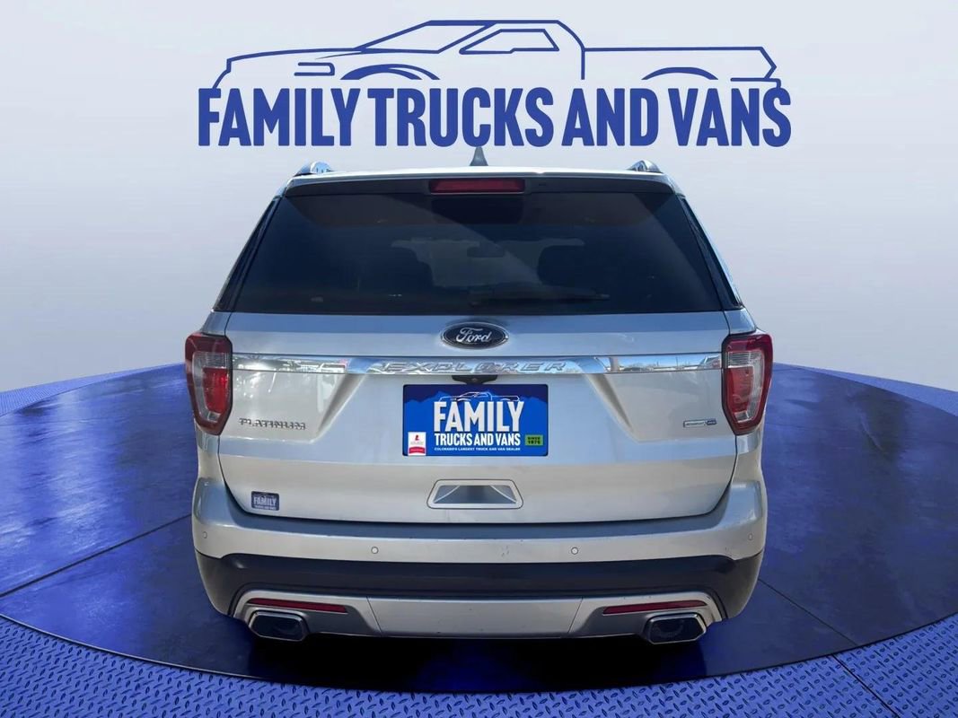 Used 2017 Ford Explorer Platinum image 4