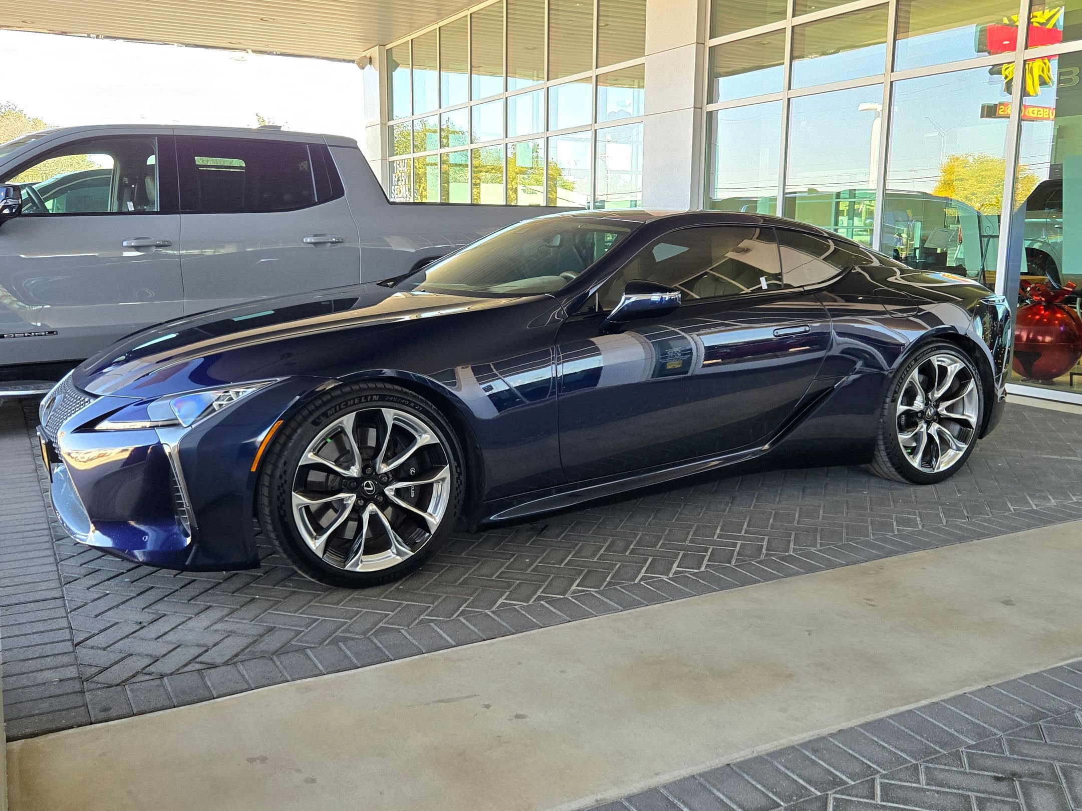 Used 2018 Lexus LC 500 Coupe w/ Touring Package image 5