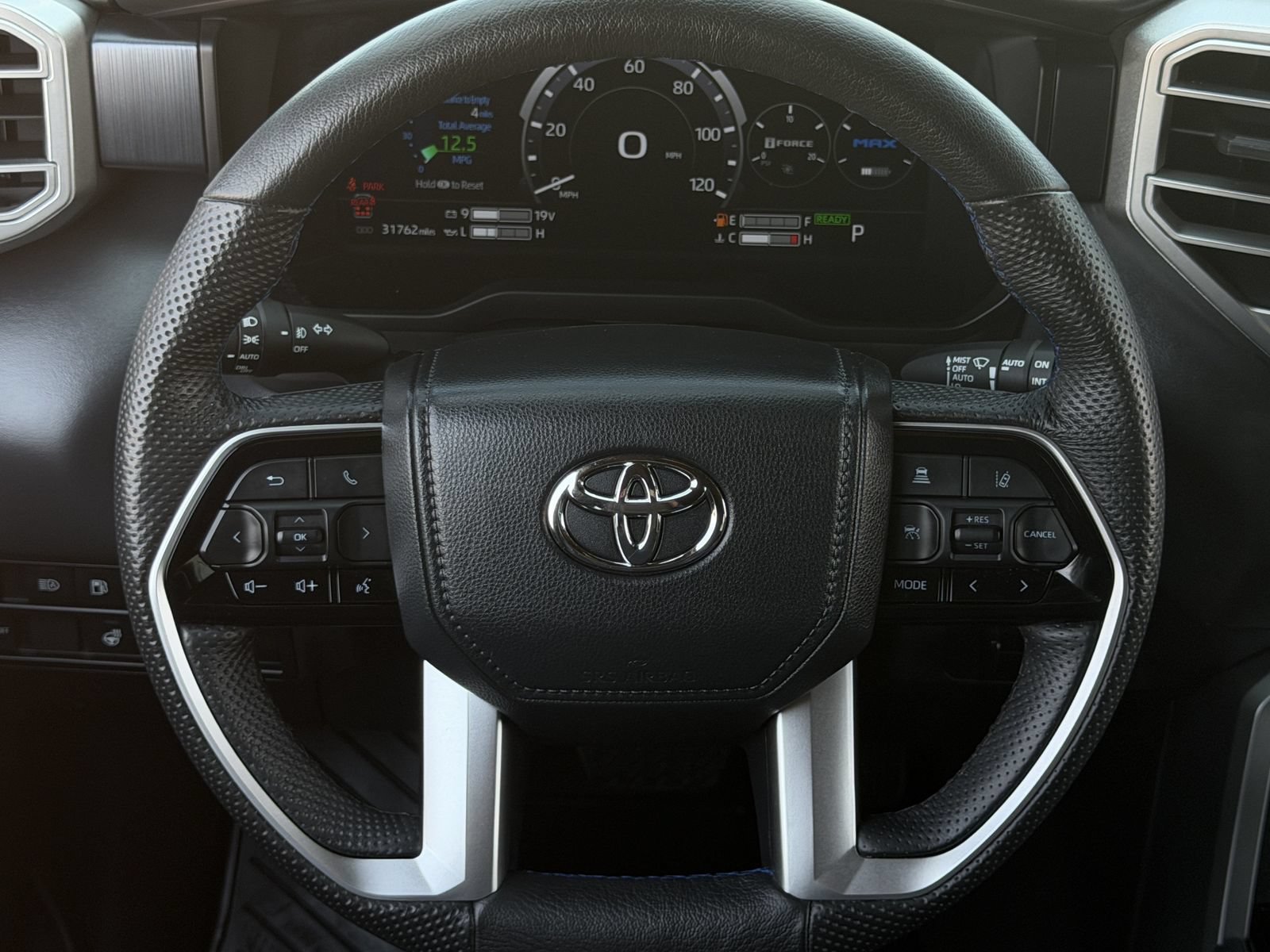 Used 2024 Toyota Sequoia Platinum AWD/4WD image 15