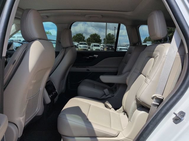 Used 2023 Lincoln Aviator Reserve w/ Equipment Group 201A AWD/4WD image 17